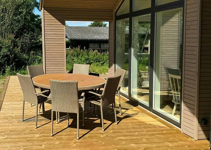 Dom wakacyjny Modern House In Second Row At Rude