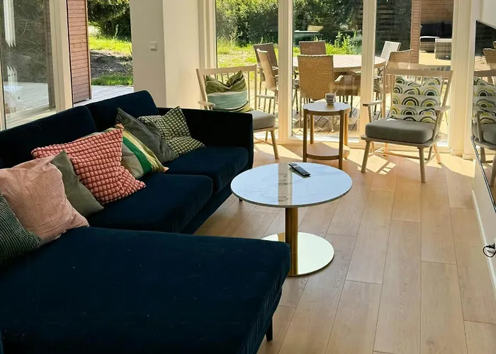 Dom wakacyjny Modern House In Second Row At Rude *